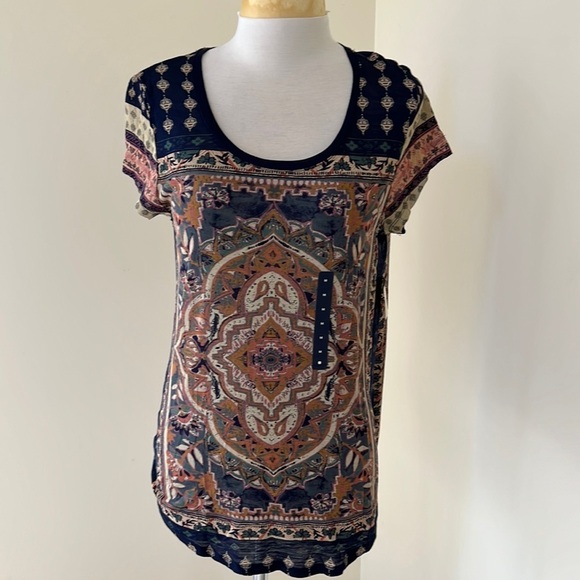 NWT! LUCKY BRAND size M navy short sleeve printed top - Picture 1 of 8
